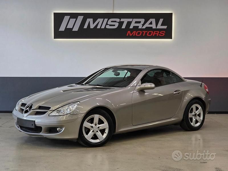 Usata Mercedes SLK200 163 CV (119 kW) 2006 Grigio Cabrio