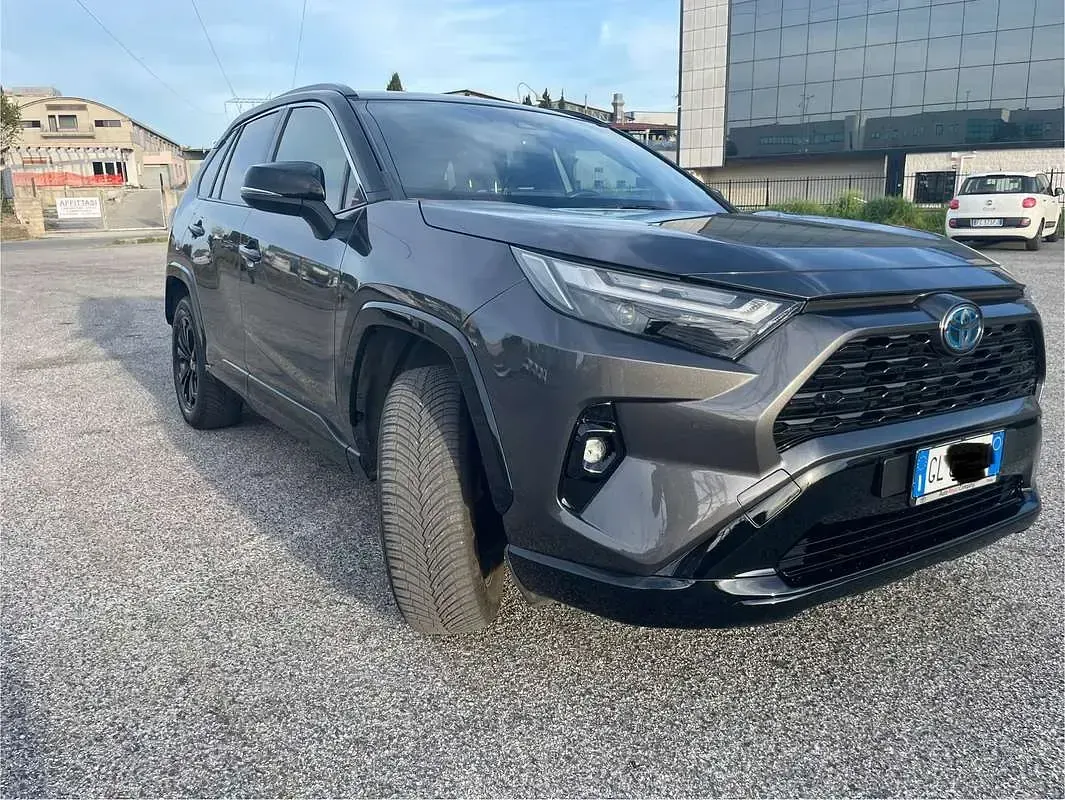 Usata Toyota RAV4 Hybrid Style 185 CV (136 kW) 2022 SUV