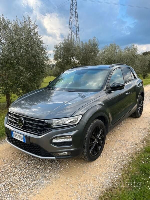 Grigio Usata 2022 VW T-Roc Style SUV | 20.000 € (Ottimo prezzo) - Immagine 1/4