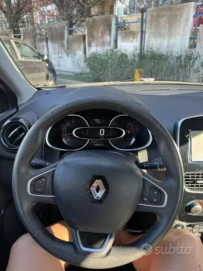 Usata Renault Clio IV 75 CV (55 kW) 2017 Grigio Berlina