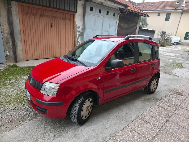 Usata Fiat Panda Dynamic 69 CV (50 kW) 2012 Rosso Utilitaria