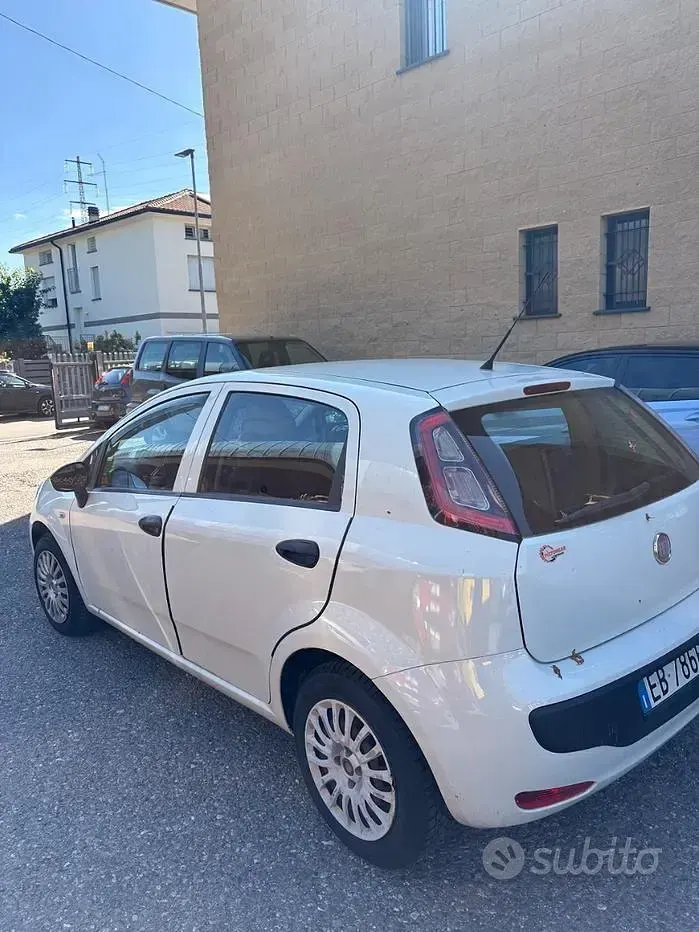 Usata Fiat Punto Evo 75 CV (55 kW) 2010 Bianco Utilitaria