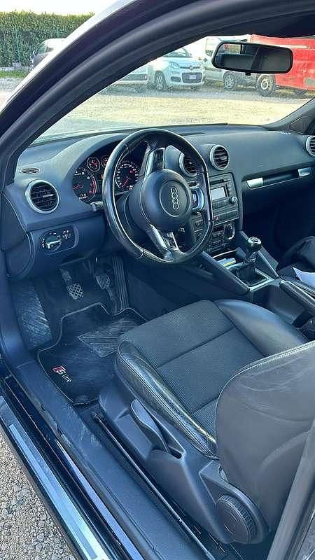 Usata Audi A3 Attraction 125 CV (91 kW) 2010 Blu/azzurro Utilitaria