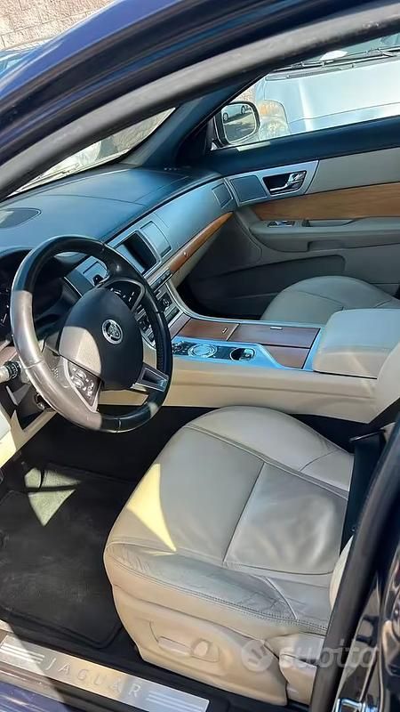 Usata Jaguar XF Portfolio 200 CV (147 kW) 2013 Blu Berlina