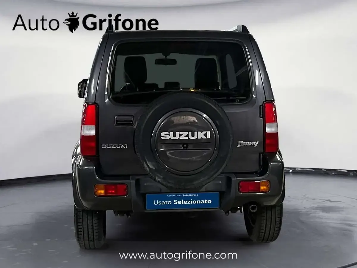 Usata Suzuki Jimny 86 CV (63 kW) 2017 Grigio SUV