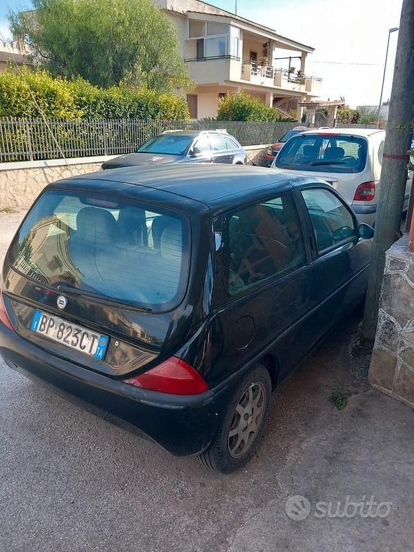 Usata Lancia Ypsilon 54 CV (39 kW) 2000 Utilitaria