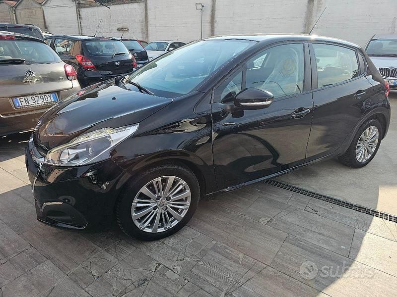 Usata Peugeot 208 Allure 2017 Utilitaria