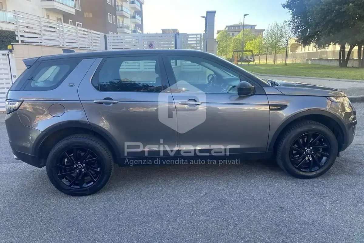 Usata Land Rover Discovery 5 SE 150 CV (110 kW) 2018 Grigio SUV