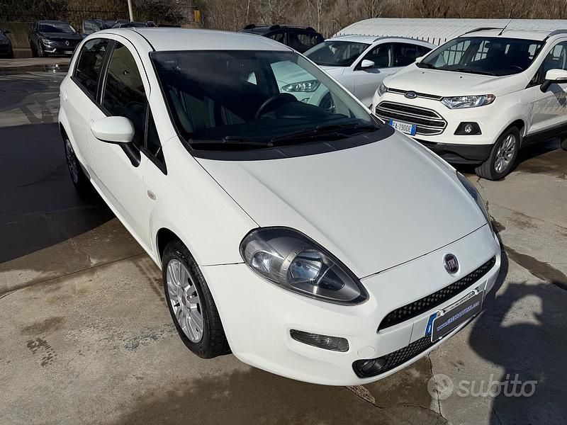 Usata Fiat Punto Street 75 CV (55 kW) 2013 Bianco Utilitaria