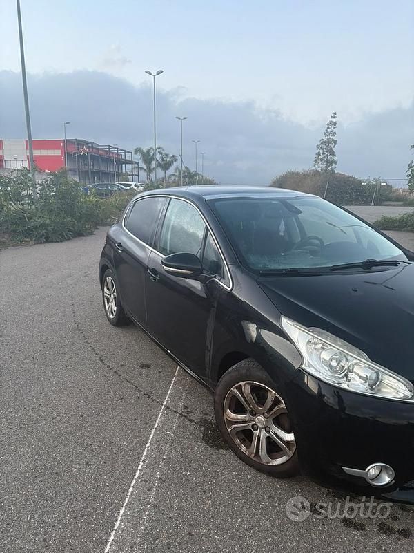 Usata Peugeot 208 2012 Utilitaria