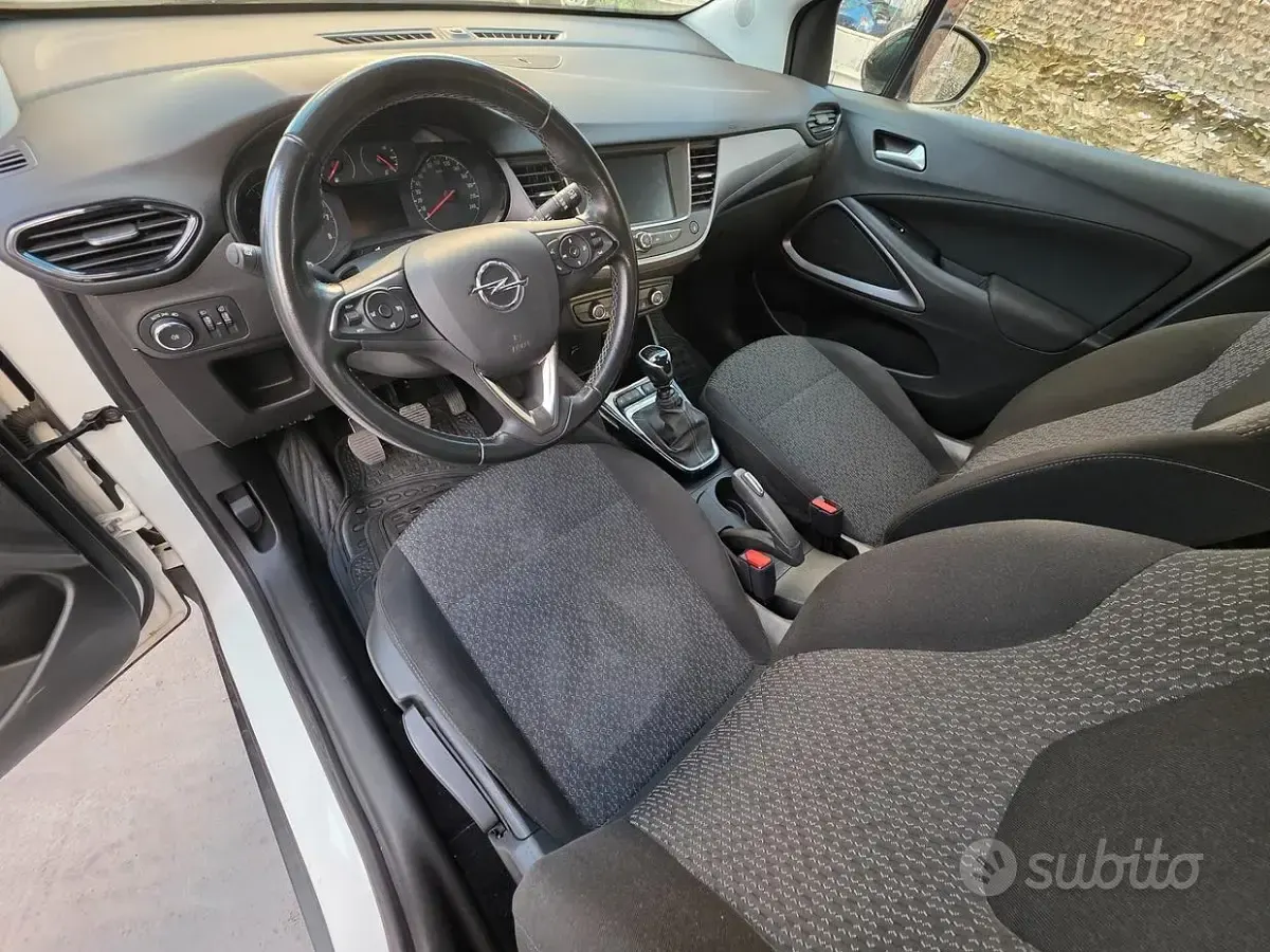 Usata Opel Crossland 110 CV (80 kW) 2023 Bianco SUV
