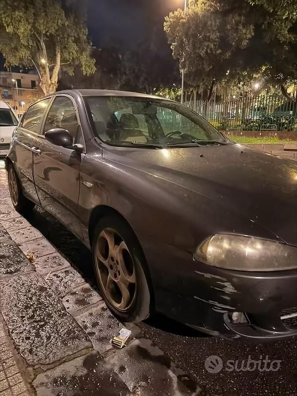 Usata Alfa Romeo 147 150 CV (110 kW) 2007 Nero Utilitaria