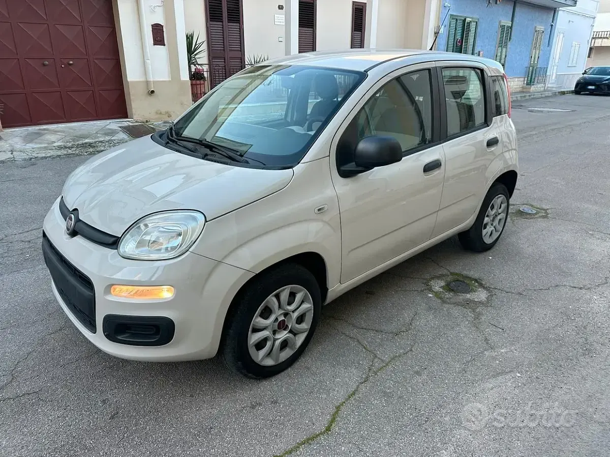 Usata Fiat Panda Easy 85 CV (62 kW) 2015 Bianco Utilitaria