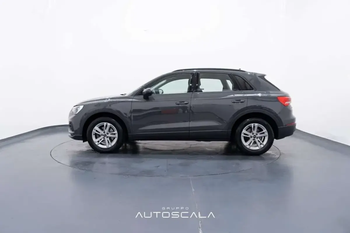 Käytetty Audi Q3 Advanced 150 HP (110 kW) 2021 Harmaa Katumaasturi