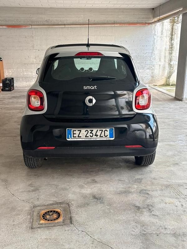 Usata Smart ForFour Passion 71 CV (52 kW) 2015 Nero Utilitaria