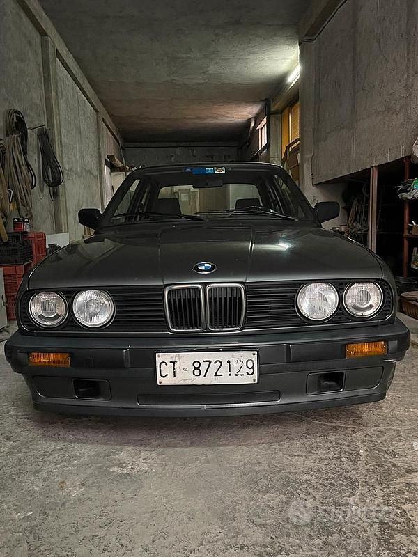 Usata BMW 318 116 CV (85 kW) 1989 Grigio Berlina