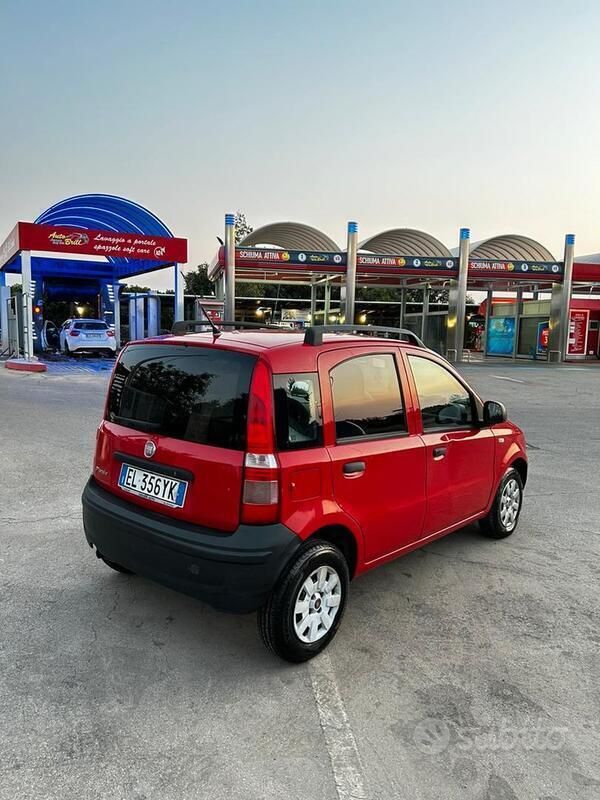 Begagnad Fiat Panda 75 HK (55 kW) 2012 Röd Halvkombi