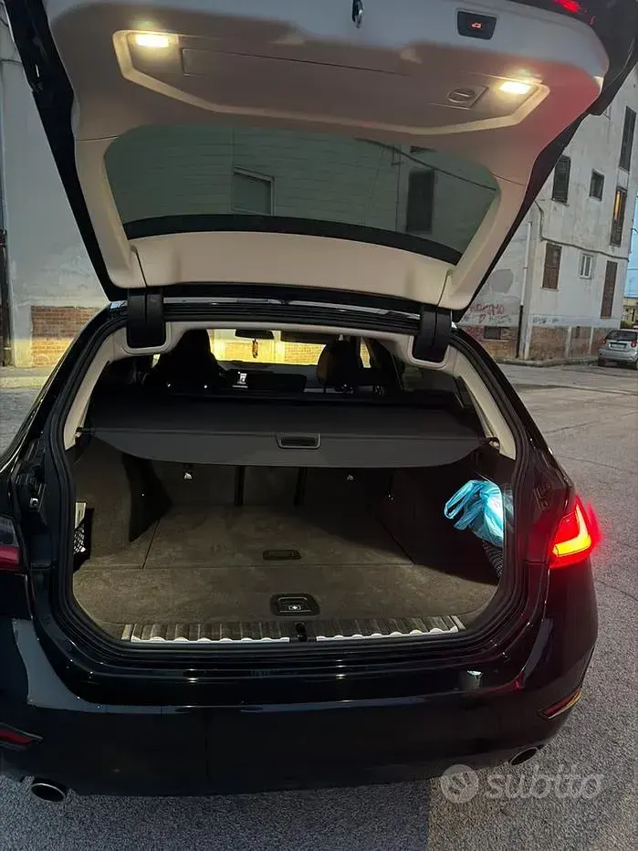 Usata BMW 318 Comfort Edition 150 CV (110 kW) 2022 Nero Station wagon