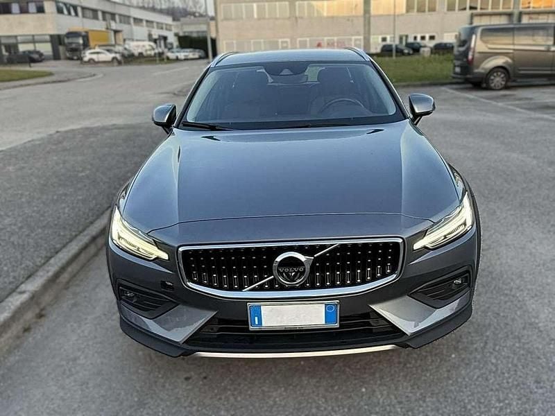 Grigio Usata 2021 Volvo V60 CC Business Edition Station wagon | 23.200 € (Ottimo prezzo) - Immagine 1/4