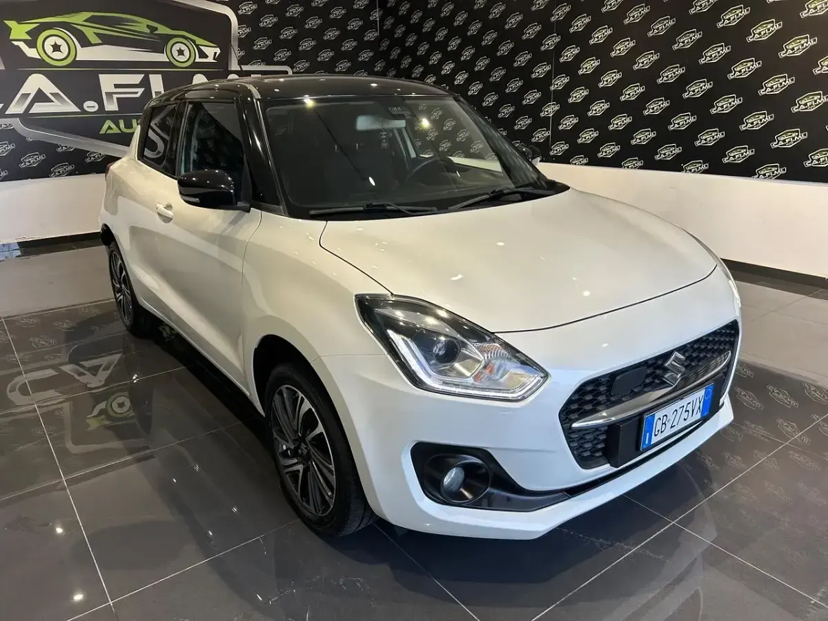 Usata Suzuki Swift 82 CV (60 kW) 2020 Bianco Utilitaria