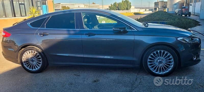 Usata Ford Mondeo Business Edition 180 CV (132 kW) 2015 Grigio Berlina