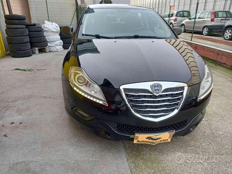 Usata Lancia Delta Silver 105 CV (77 kW) 2014 Nero Utilitaria