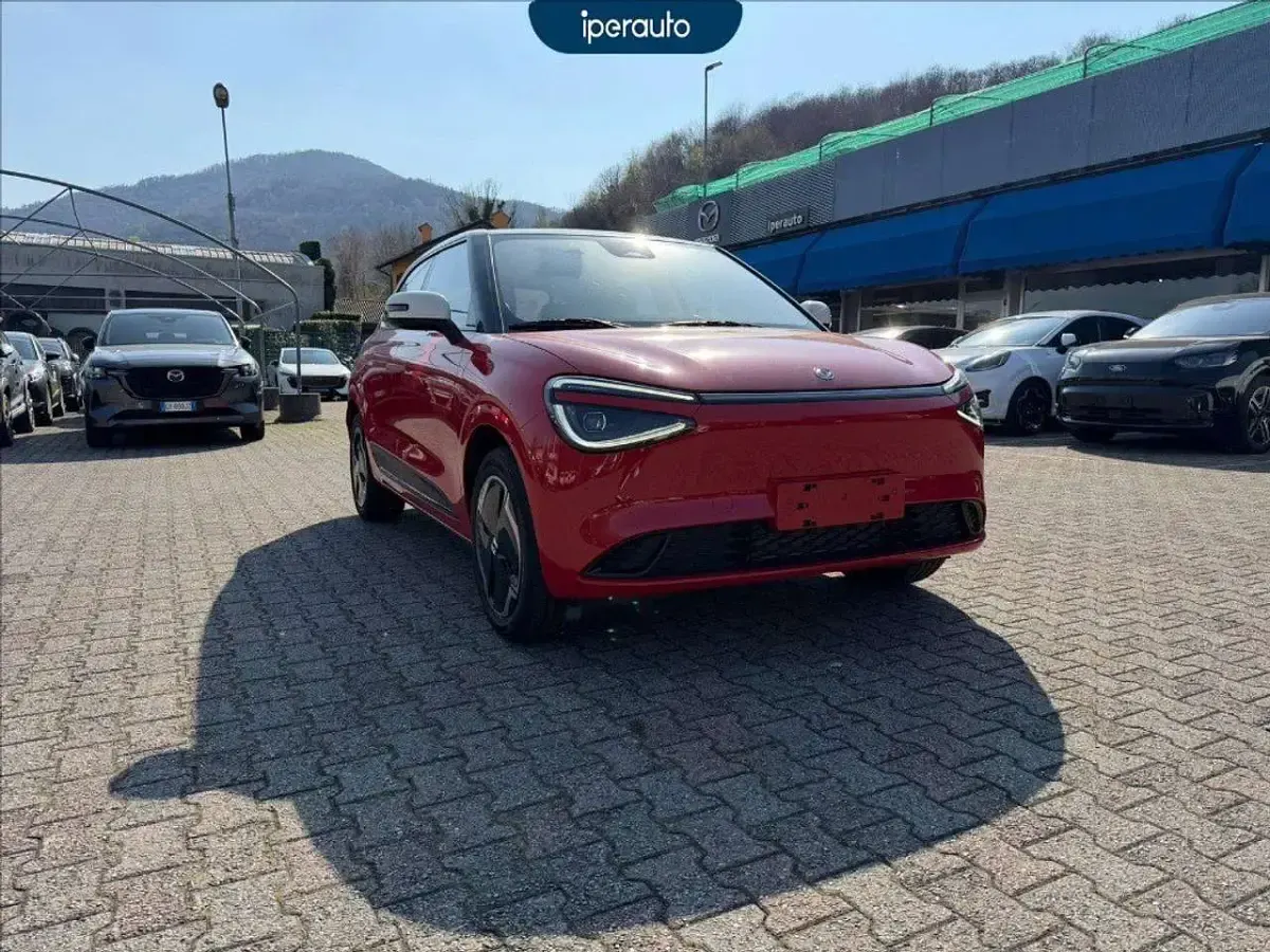 Nuova DongFeng Box 69 kW (95 CV) 2026 Rosso Utilitaria