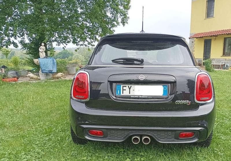 Begagnad Mini Cooper S 192 HK (141 kW) 2019 Svart Halvkombi