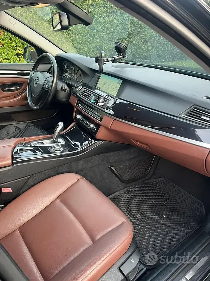 Usata BMW 520 195 CV (143 kW) 2011 Nero Station wagon