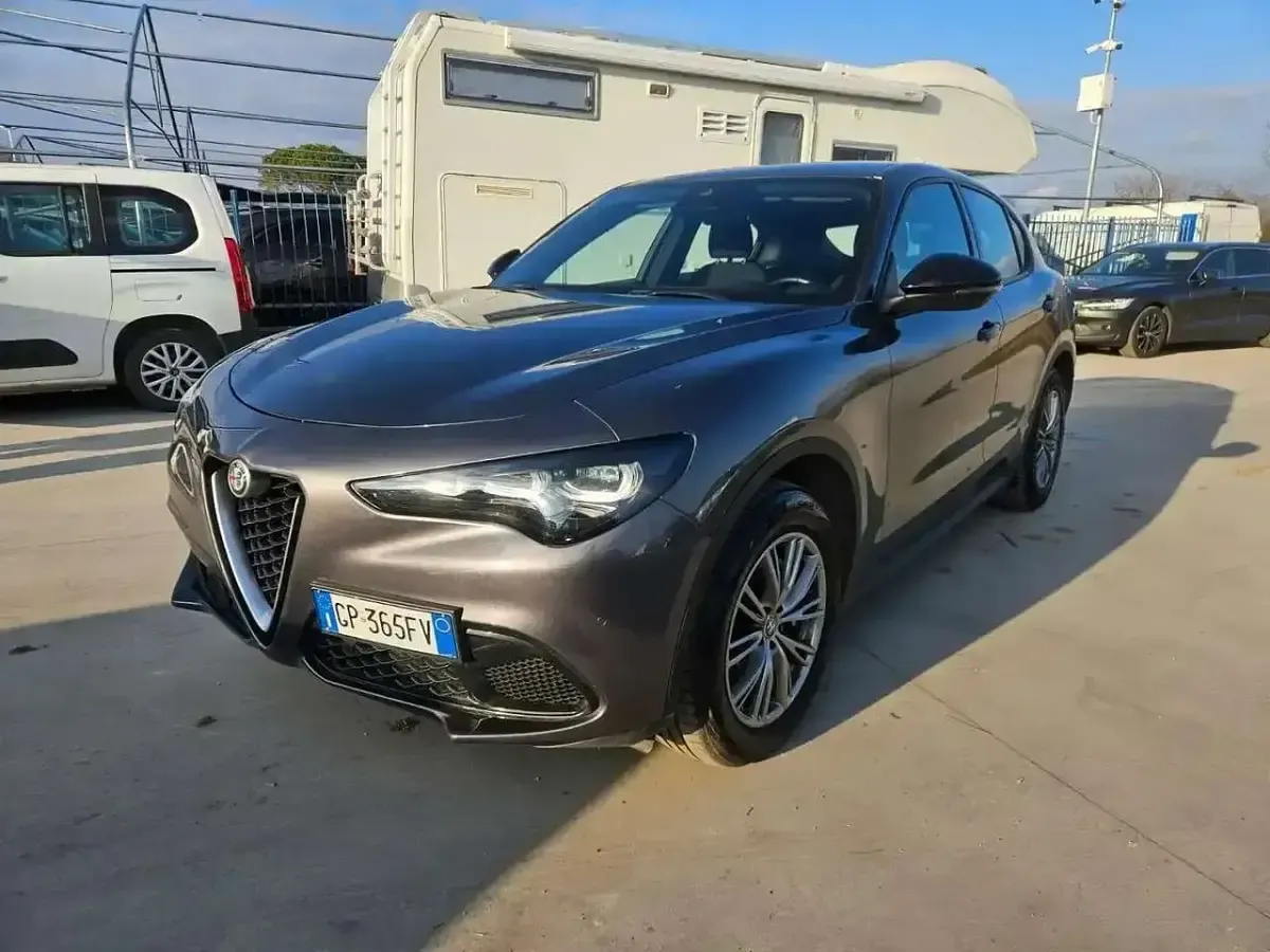 Usata Alfa Romeo Stelvio Super 209 CV (153 kW) 2023 Nero SUV