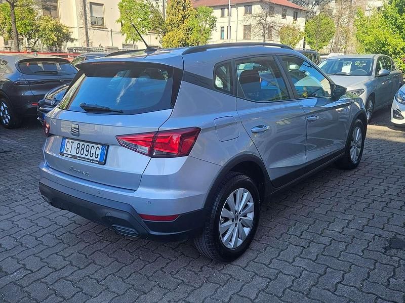 Usata Seat Arona Style 110 CV (80 kW) 2024 Argento SUV