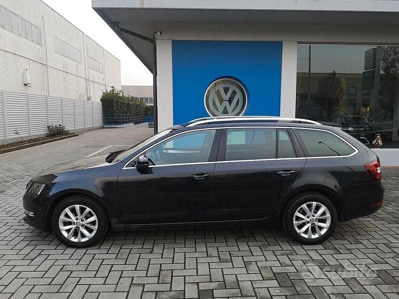 Usata Skoda Octavia Executive 116 CV (85 kW) 2019 Nero Station wagon