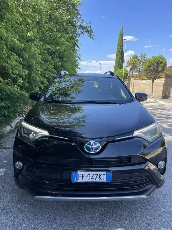 Usata Toyota RAV4 Hybrid Style 155 CV (114 kW) 2016 Nero SUV