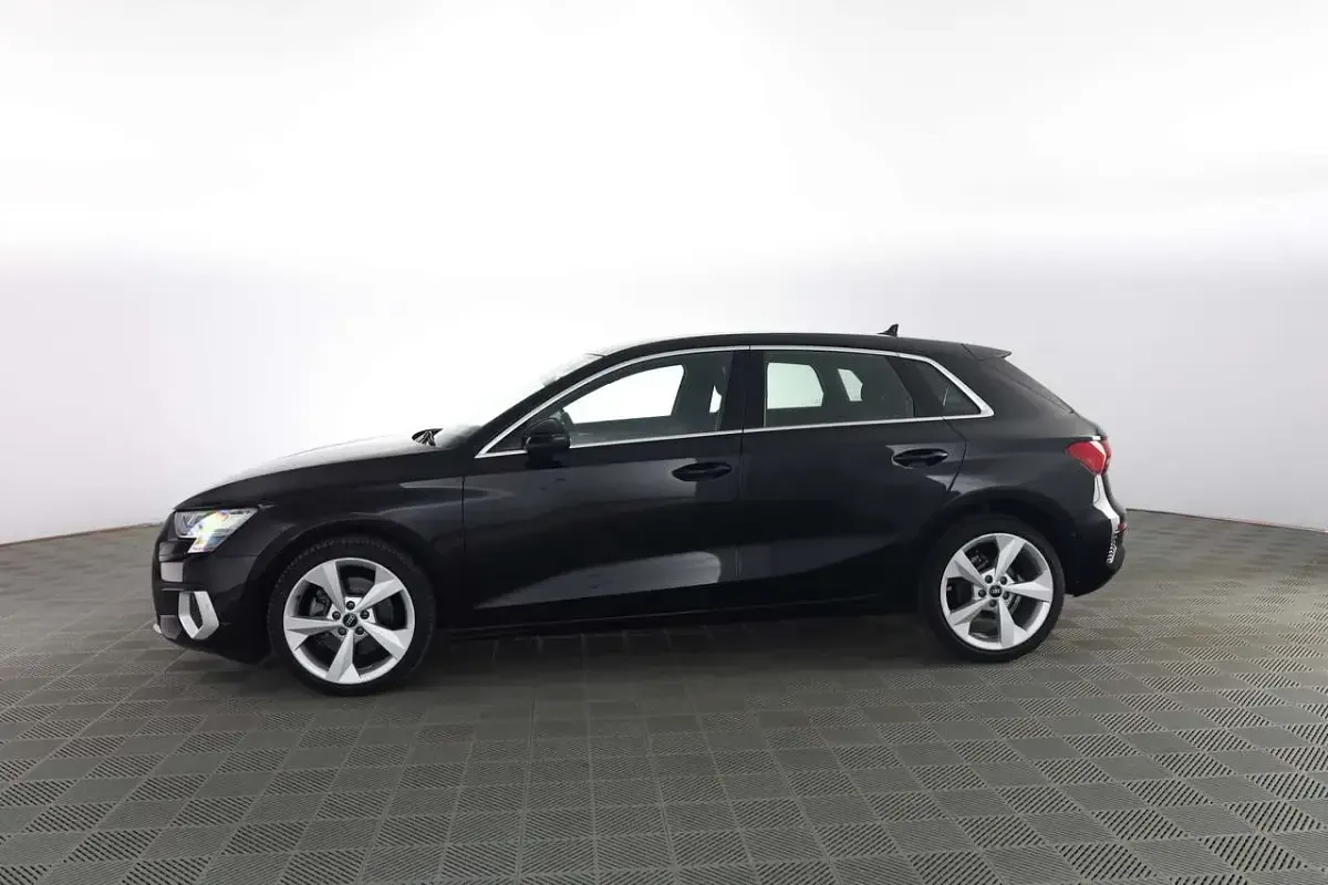Usata Audi A3 Advanced 116 CV (85 kW) 2021 Nero brillante Berlina