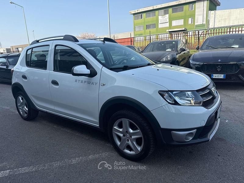 Usata Dacia Sandero Stepway 90 CV (66 kW) 2016 Bianco Berlina