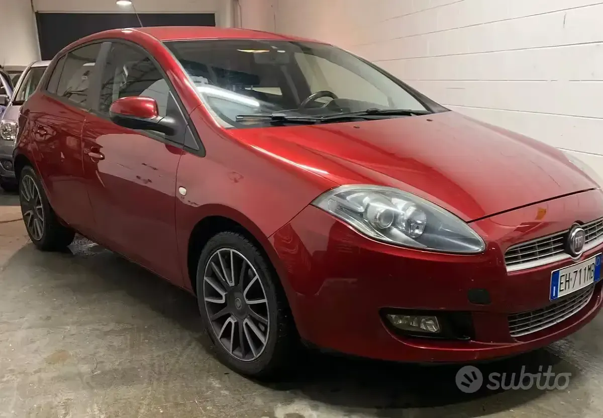 Usata Fiat Bravo 120 CV (88 kW) 2011 Rosso Utilitaria