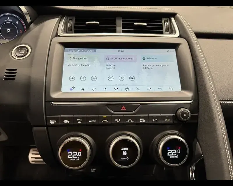 Usata Jaguar E-Pace R-Dynamic 150 CV (110 kW) 2020 Bianco SUV
