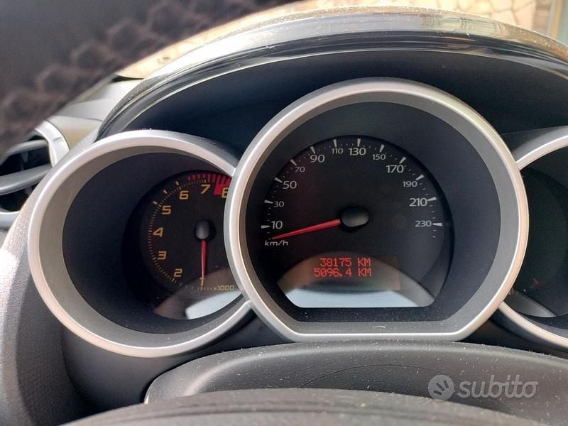 Usata Renault Wind 100 CV (73 kW) 2011 Bianco Cabrio