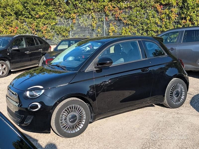 Usata Fiat 500e Icon 86 kW (118 CV) 2021 Nero Utilitaria