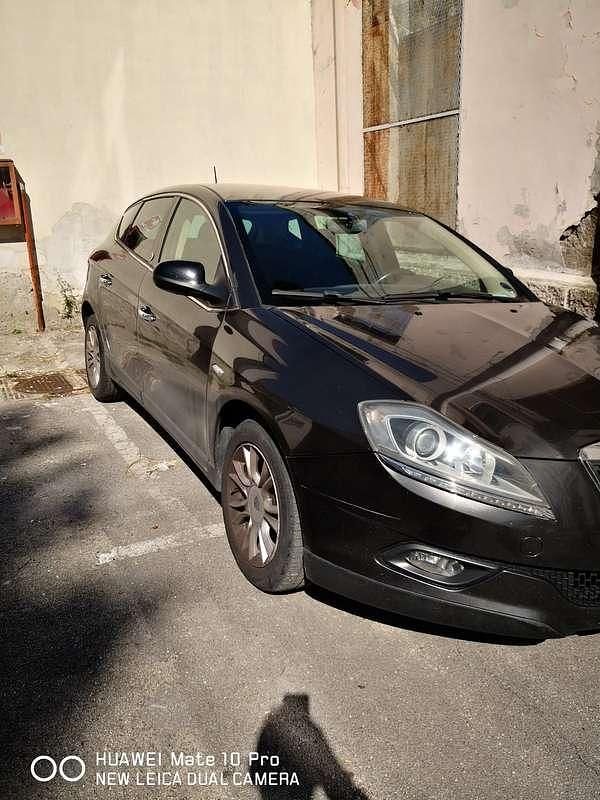 Usata Lancia Delta Gold 120 CV (88 kW) 2011 Utilitaria