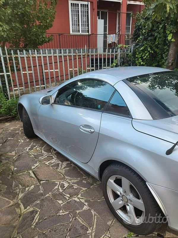Usata Mercedes SLK200 163 CV (119 kW) 2007 Grigio Cabrio