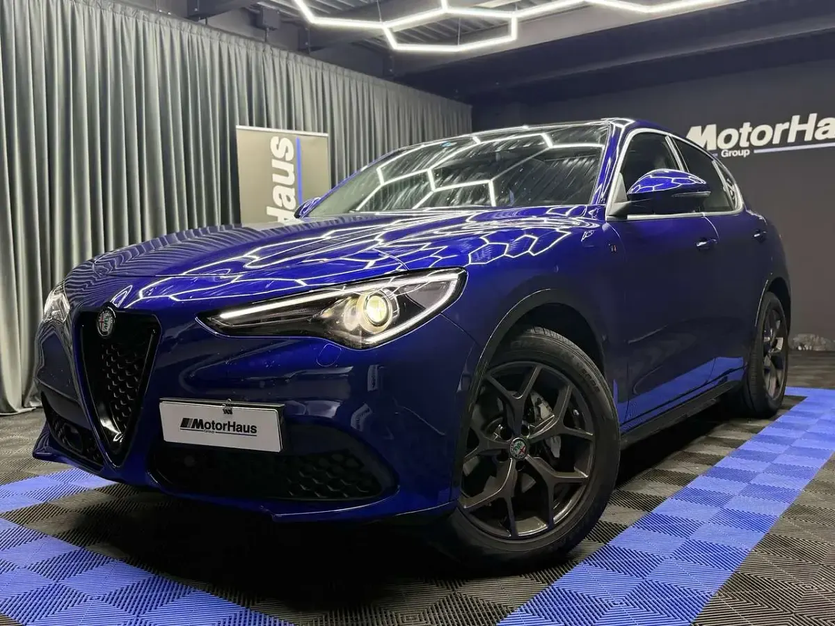 Usata Alfa Romeo Stelvio Veloce 209 CV (153 kW) 2020 Blu/azzurro SUV