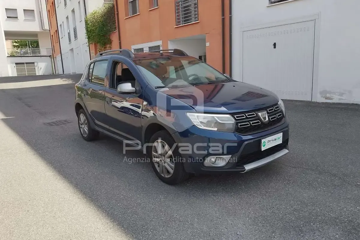 Usata Dacia Sandero Stepway 90 CV (66 kW) 2017 Blu Berlina