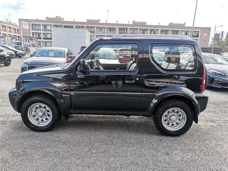 Second-hand Suzuki Jimny 86 CP (63 kW) 2007 Negru SUV
