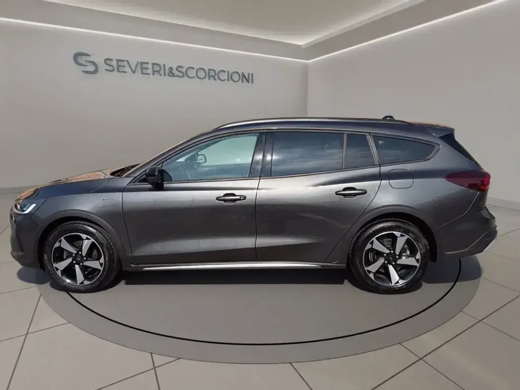 Usata Ford Focus Active 125 CV (91 kW) 2023 Magnetic grey (metallizzato) Station wagon