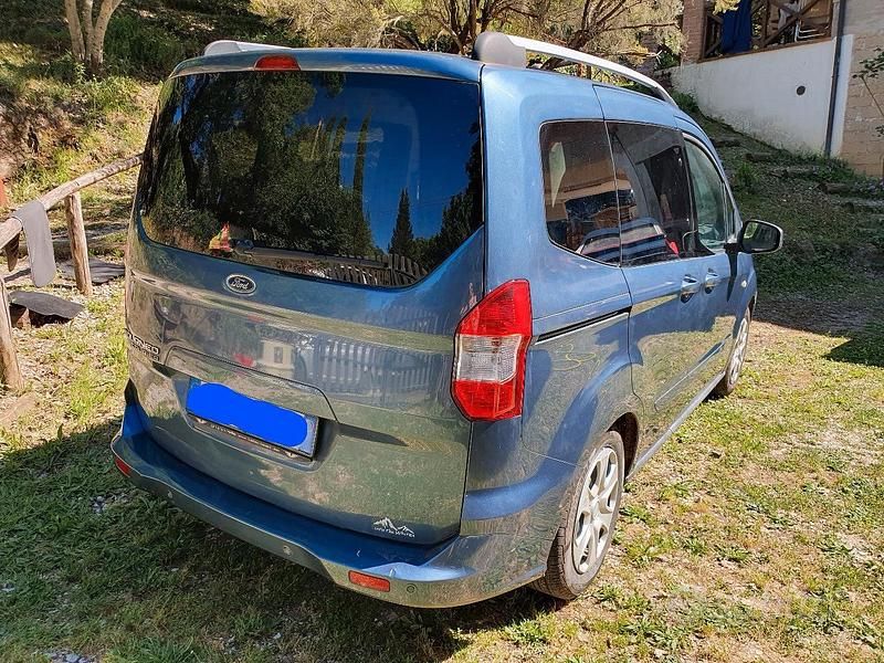 Usata Ford Tourneo Courier 100 CV (73 kW) 2019 Blu Monovolume