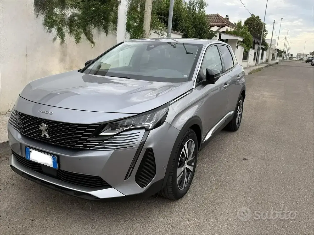 Usata Peugeot 3008 131 CV (96 kW) 2022 SUV