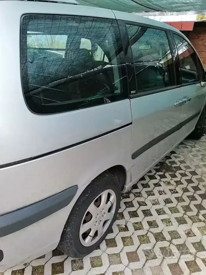 Usata Peugeot 807 128 CV (94 kW) 2006 Grigio Monovolume