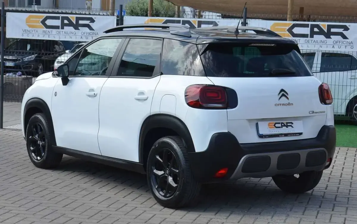 Usata Citroën C3 Aircross Feel 110 CV (80 kW) 2022 Tetto nero rifiniture rosse SUV