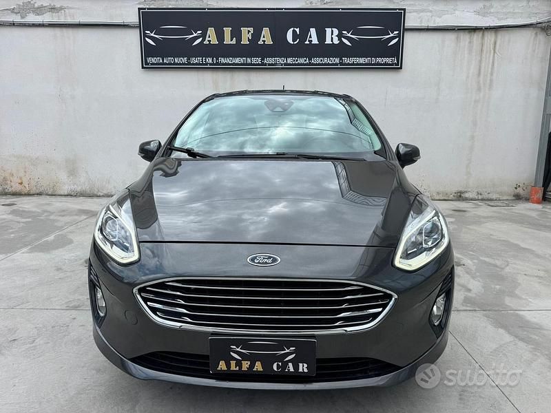 Usata Ford Fiesta 86 CV (63 kW) 2019 Grigio Utilitaria